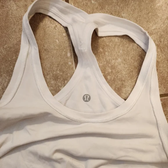 Lululemon Razorback Tank - Picture 3 of 5